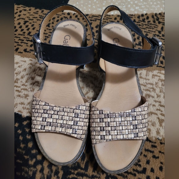 Gabor Platform Sandals with Velcro straps size US 7 - Picture 4 of 14
